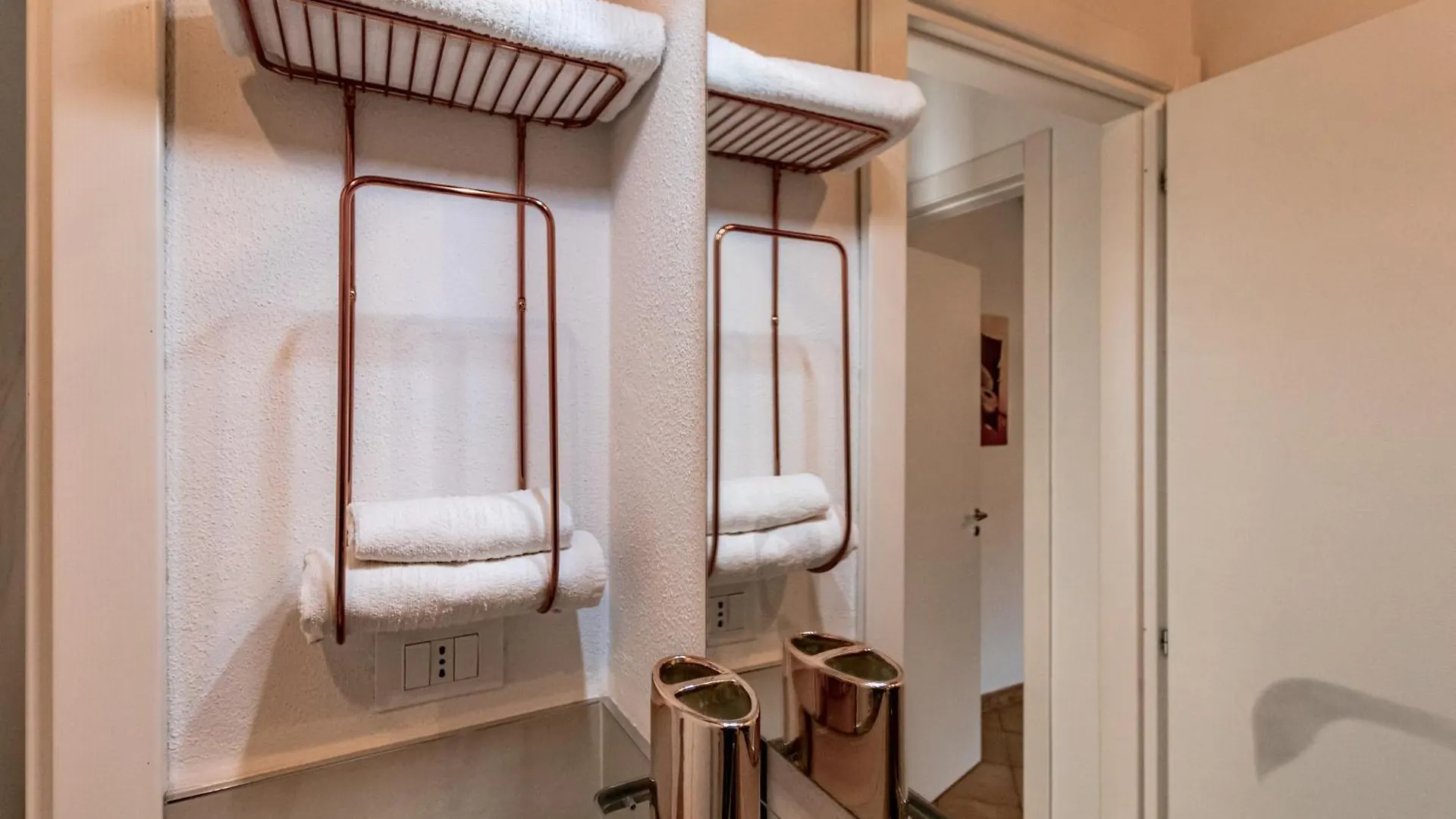 Pit Stop, Bellissima Camera Vicino All'Aeroporto Con Clima Pisa Guest house